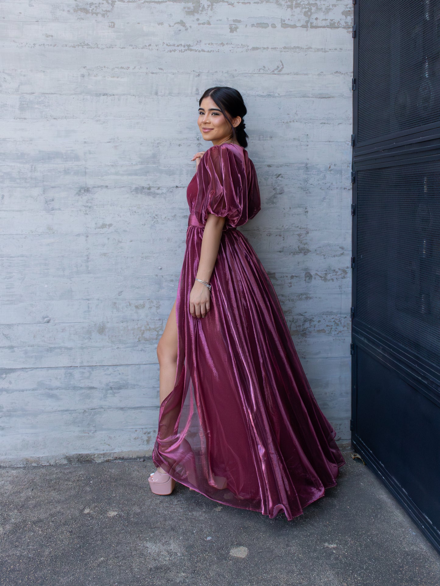 VESTIDO VINO CON MANGAS GLOBO