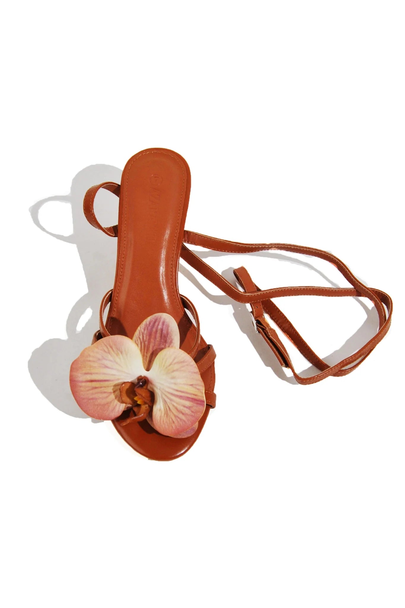 SANDALIAS ALTAS ORQUÍDEAS CAFÉ