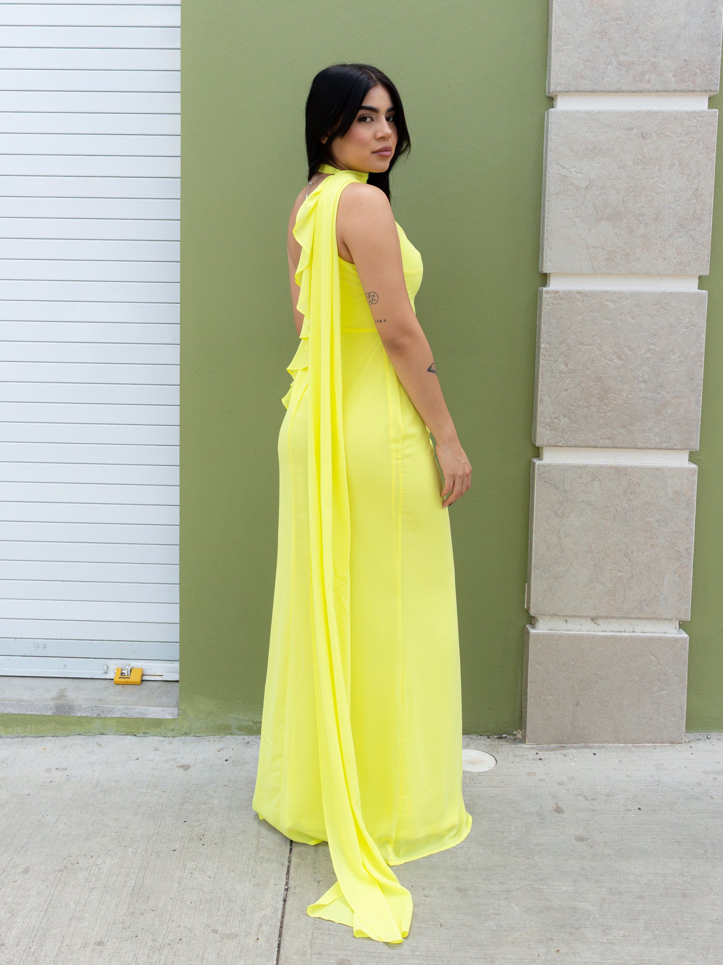 VESTIDO AMARILLO DE TIRA