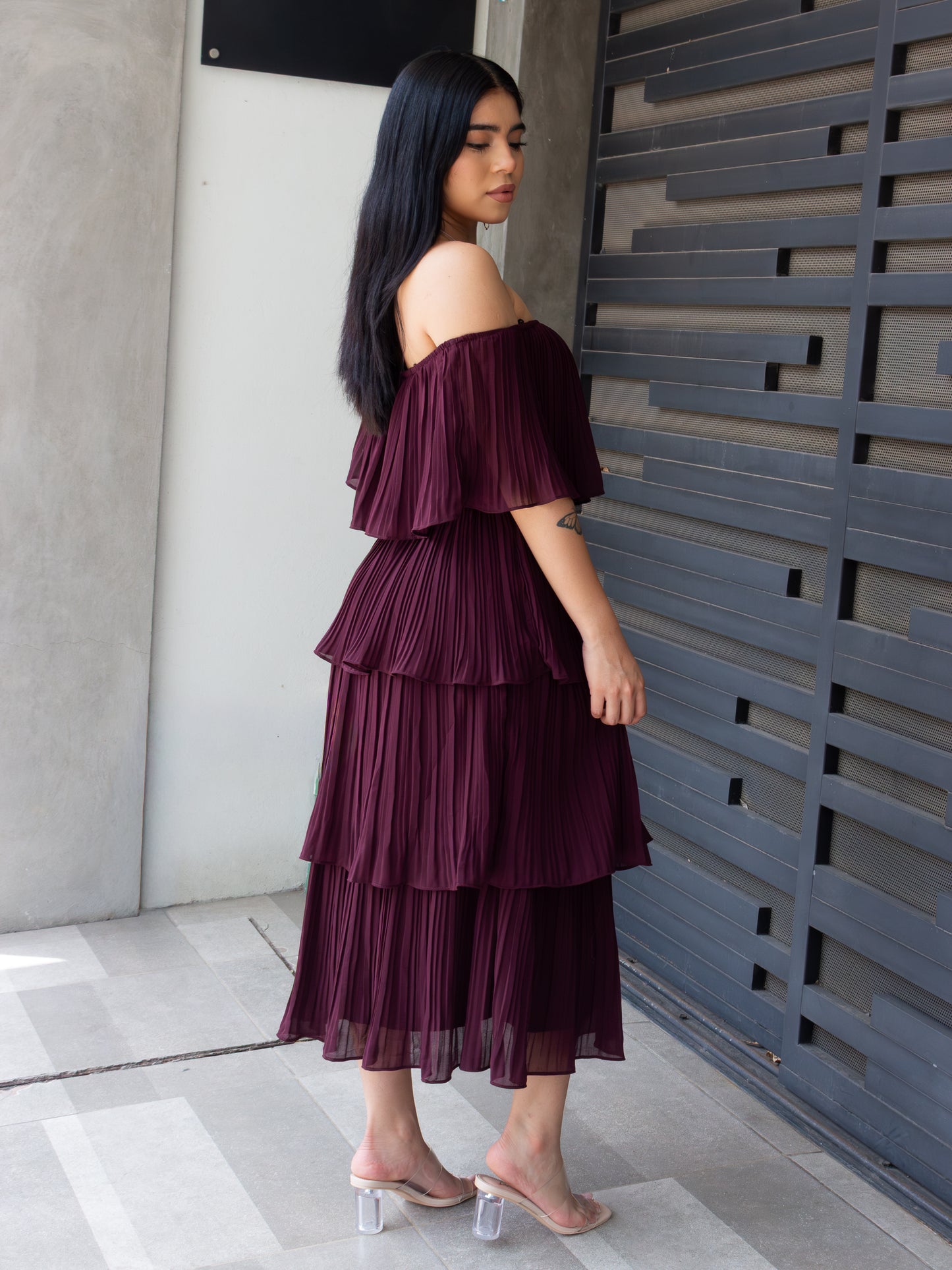 VESTIDO OLANES VINO