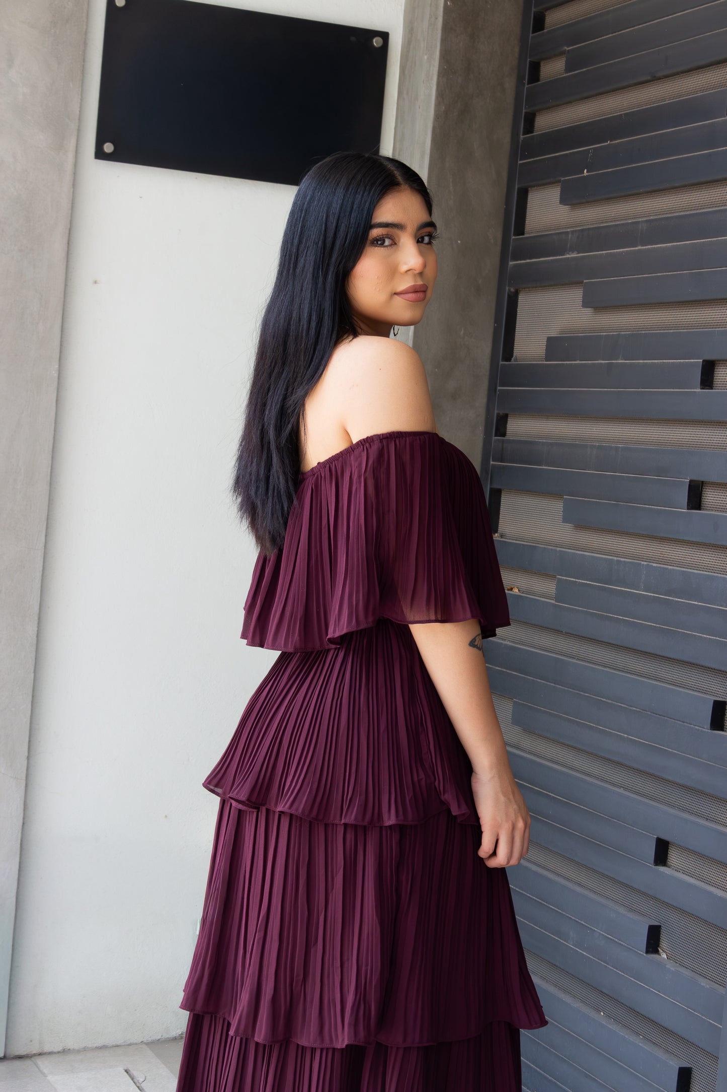 VESTIDO OLANES VINO