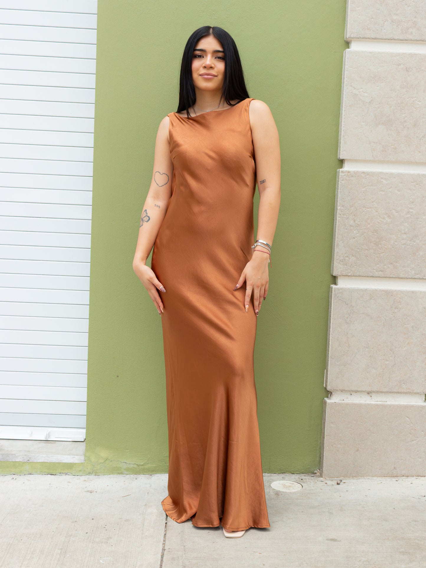 VESTIDO CHEDRON TIPO SATIN