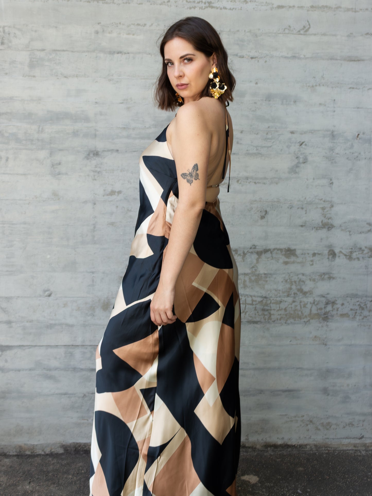 VESTIDO ESTAMPADO BEIGE Y NEGRO