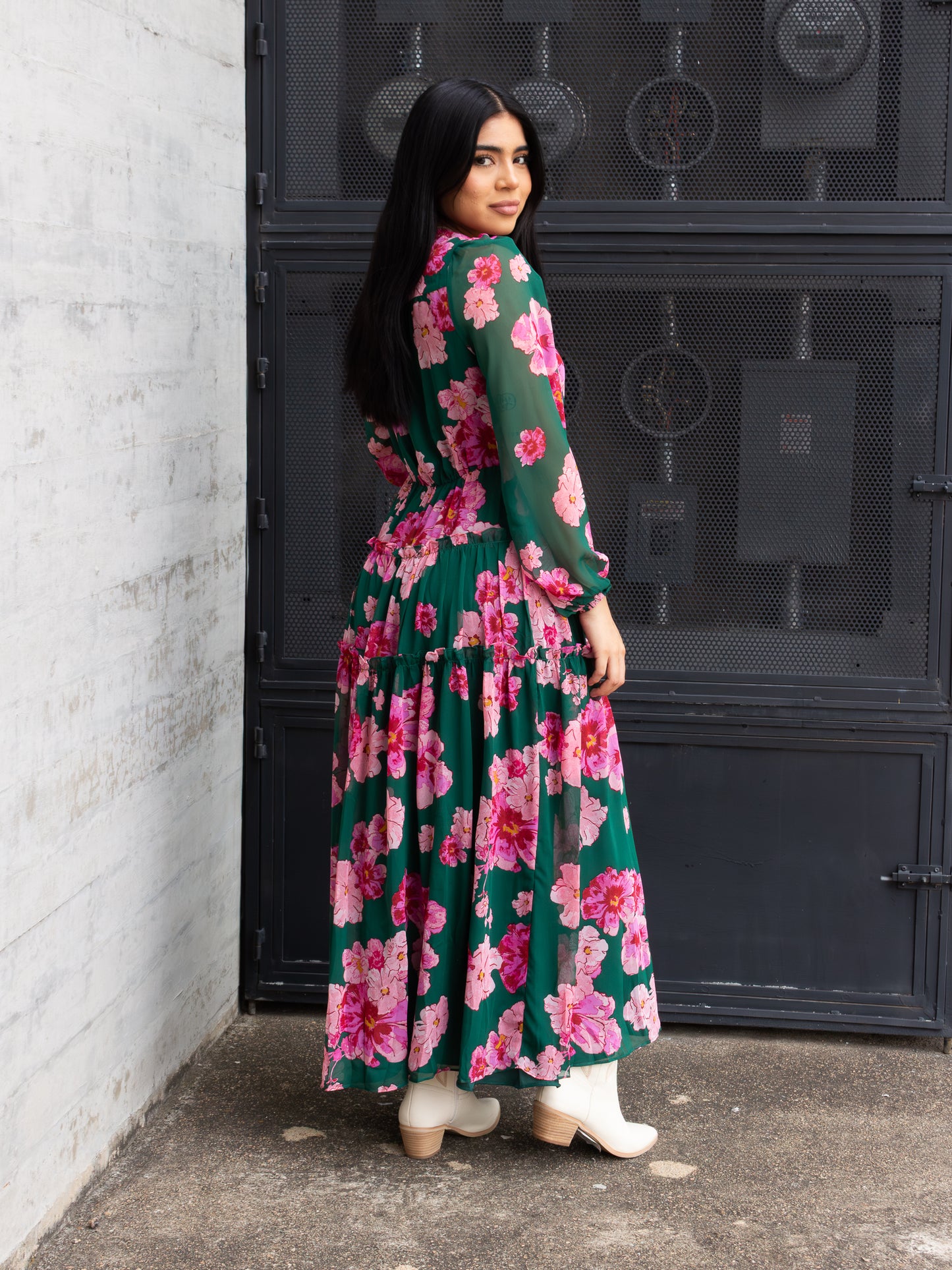 VESTIDO VERDE DE MANGAS FLORES ROSAS