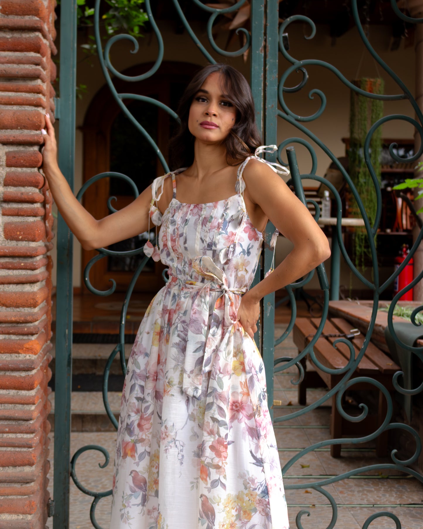 VESTIDO MIDI DE FLORES EN BEIGE