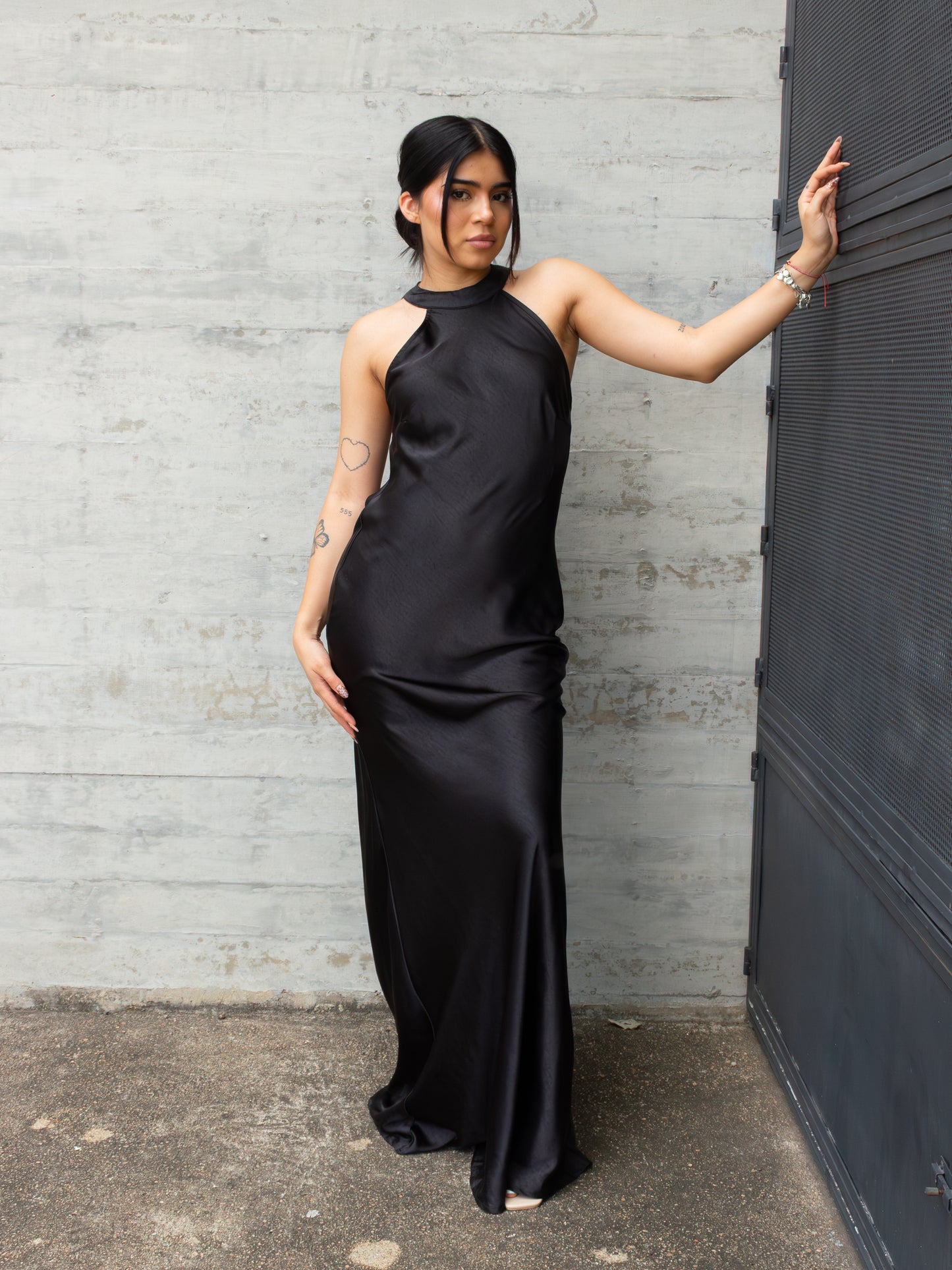 VESTIDO SATIN NEGRO HALTER