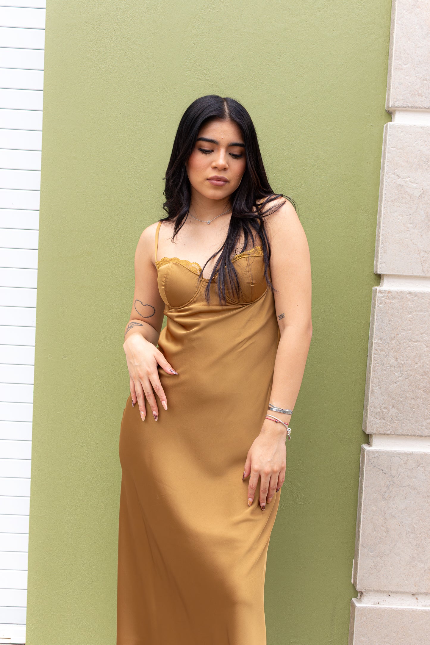 VESTIDO SATIN ORO