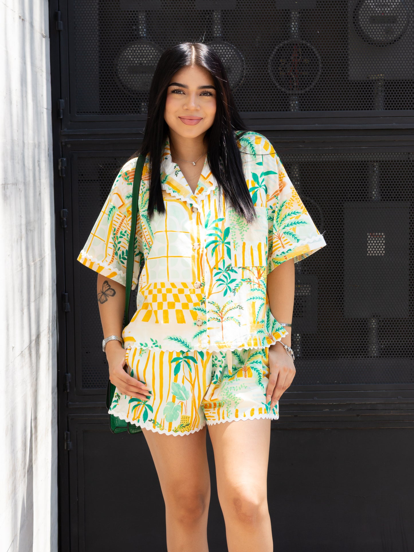 CONJUNTO AMARILLO DE SHORT TROPICAL
