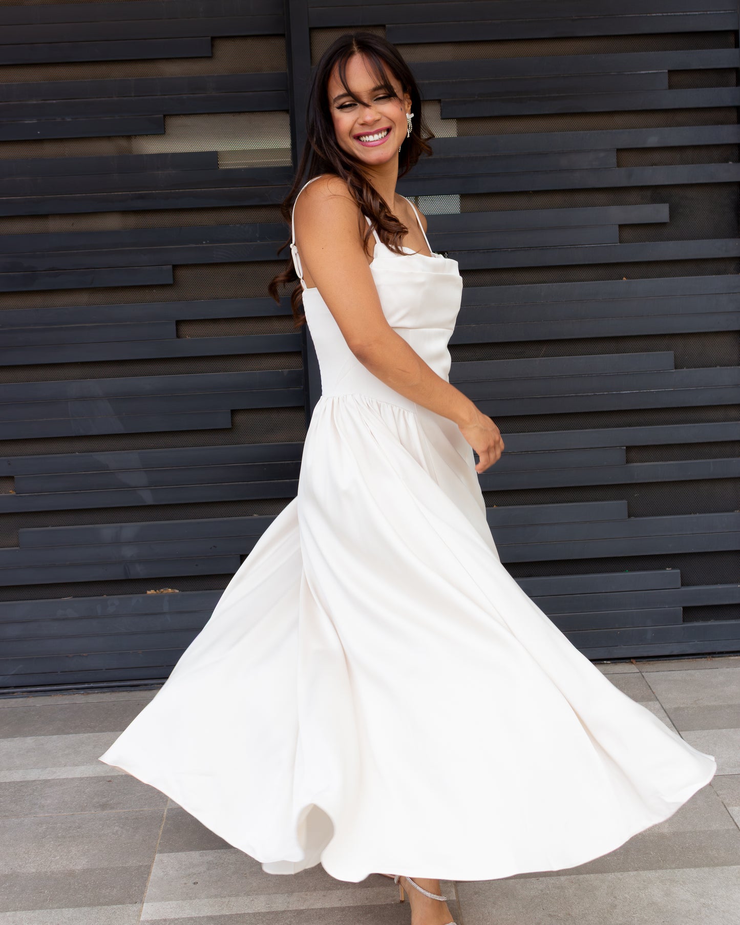 VESTIDO BEIGE SATIN DE TIRANTES