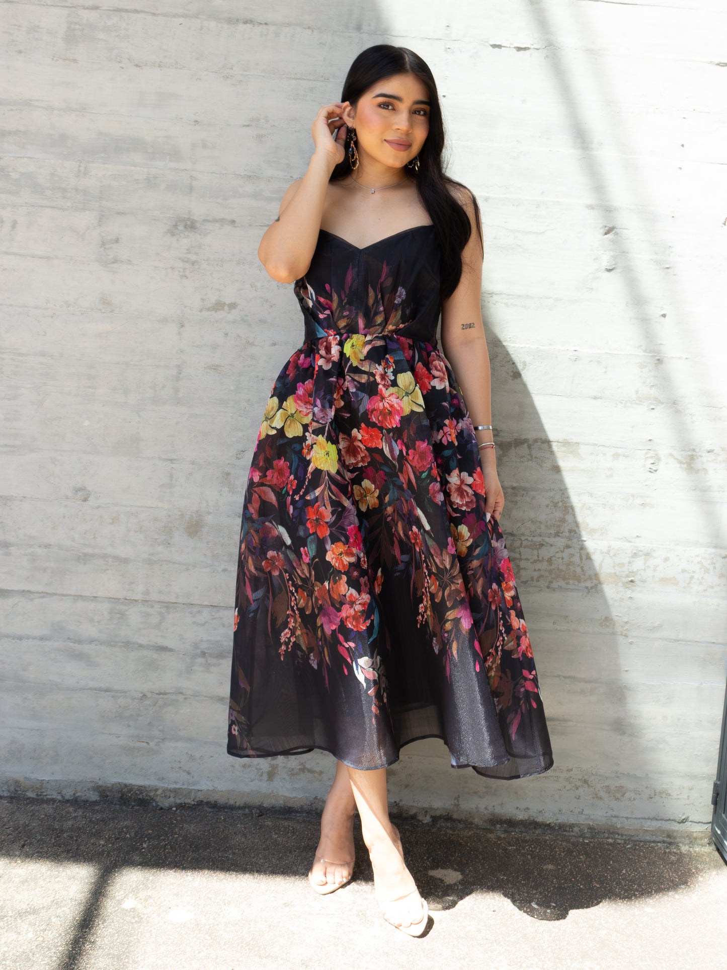 VESTIDO NEGRO CON FLORES