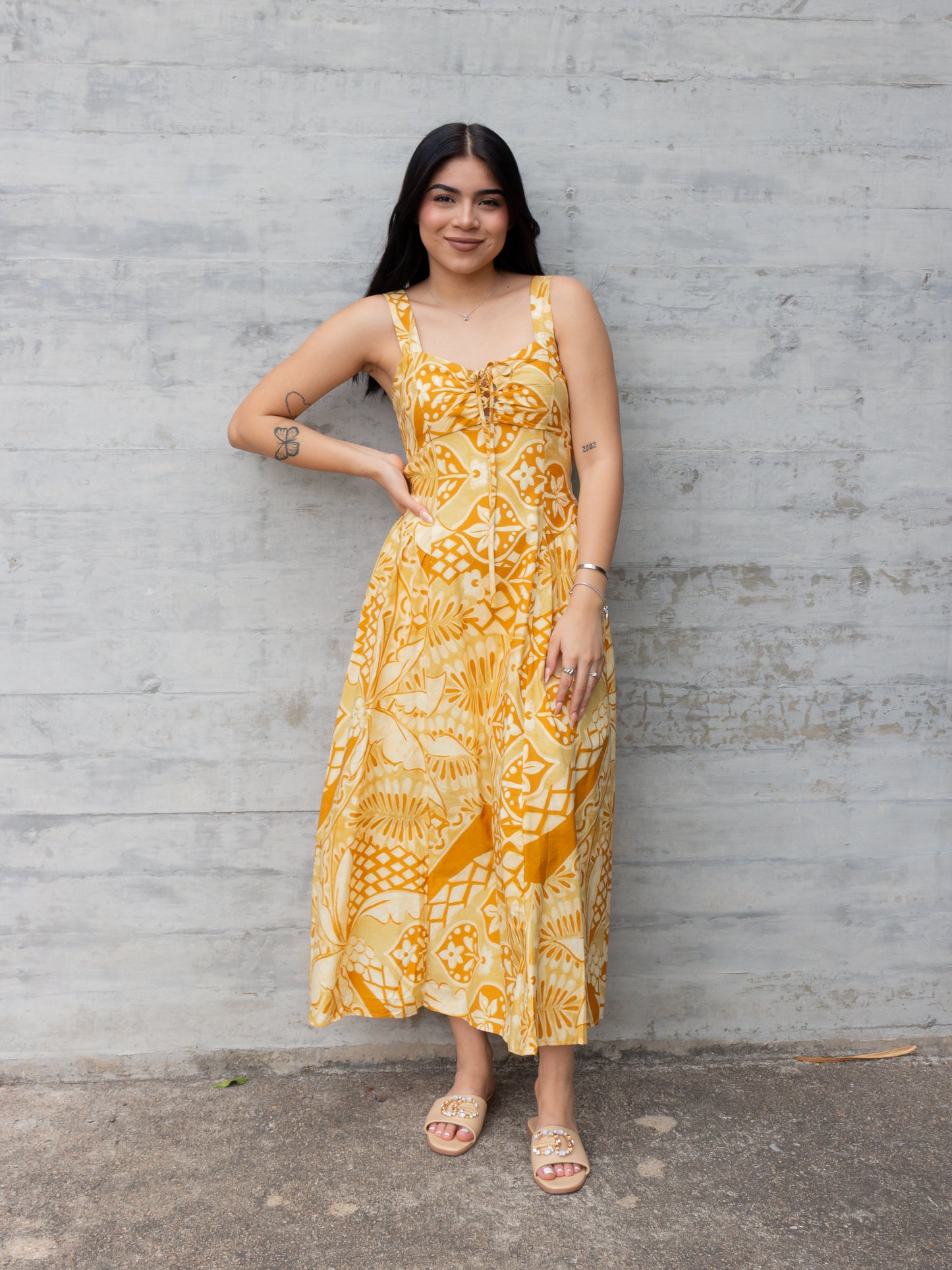 VESTIDO MIDI AMARILLO DE TIRANTES