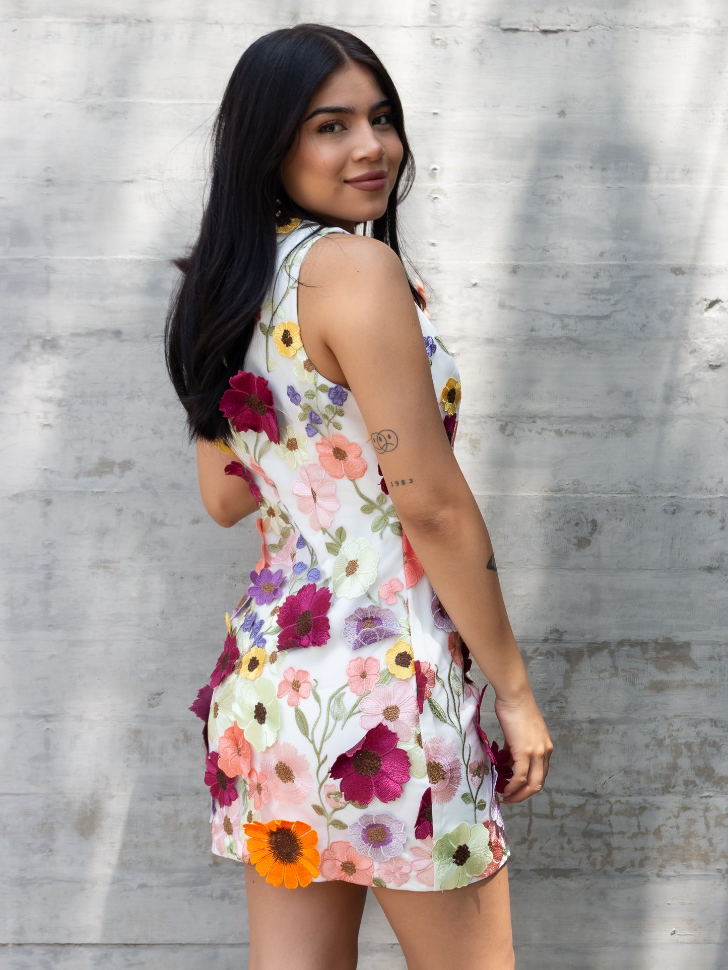 VESTIDO FLOREADO 3D CORTO