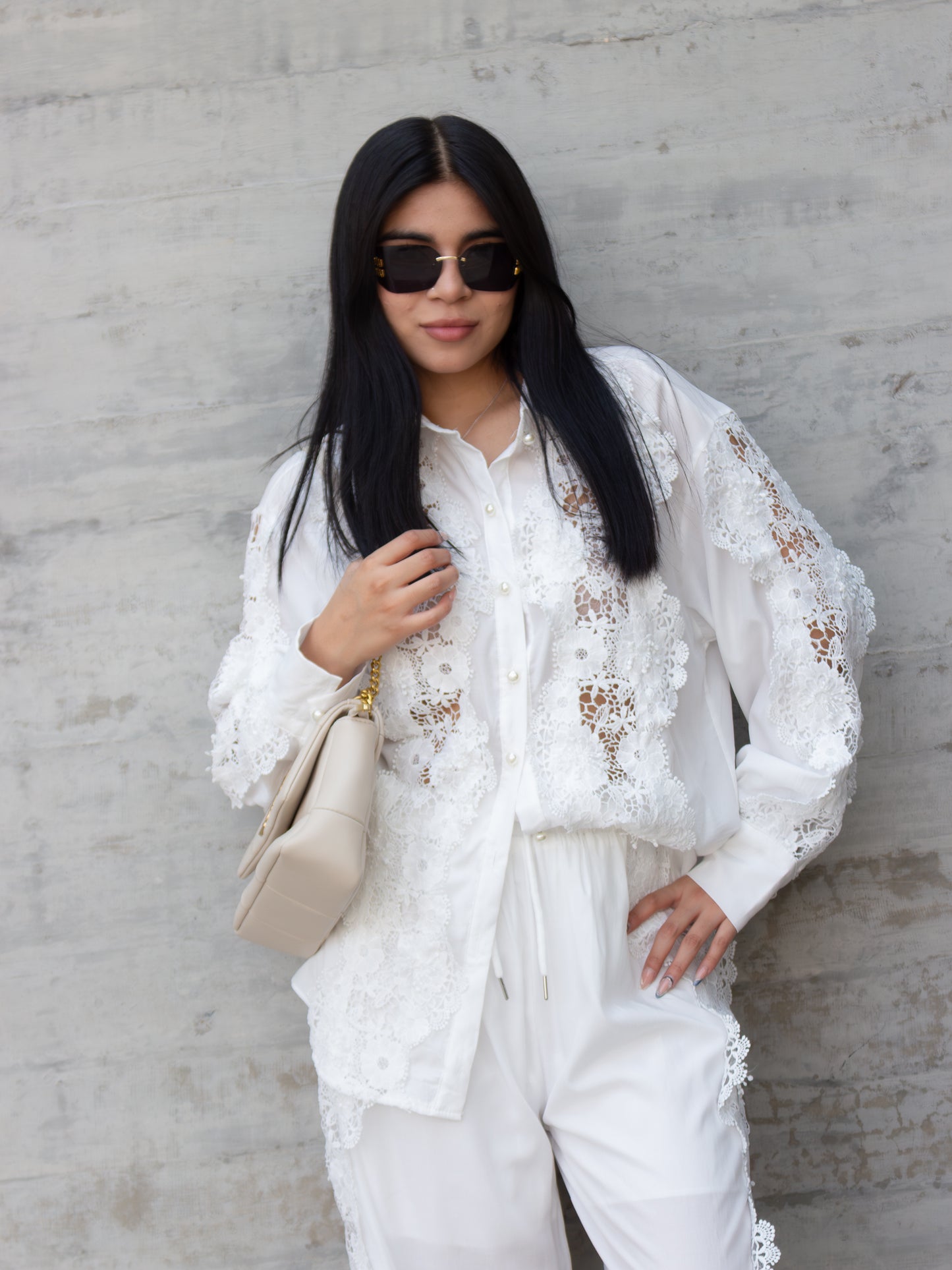 CONJUNTO BLANCO DE PANTALÓN CON ENCAJE