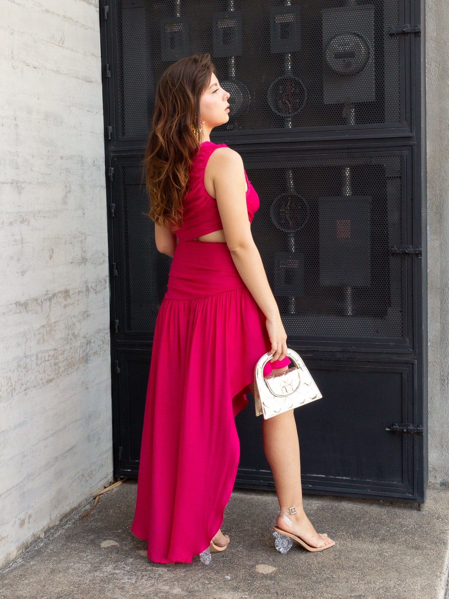 VESTIDO FUCSIA CORTE ASIMETRICO
