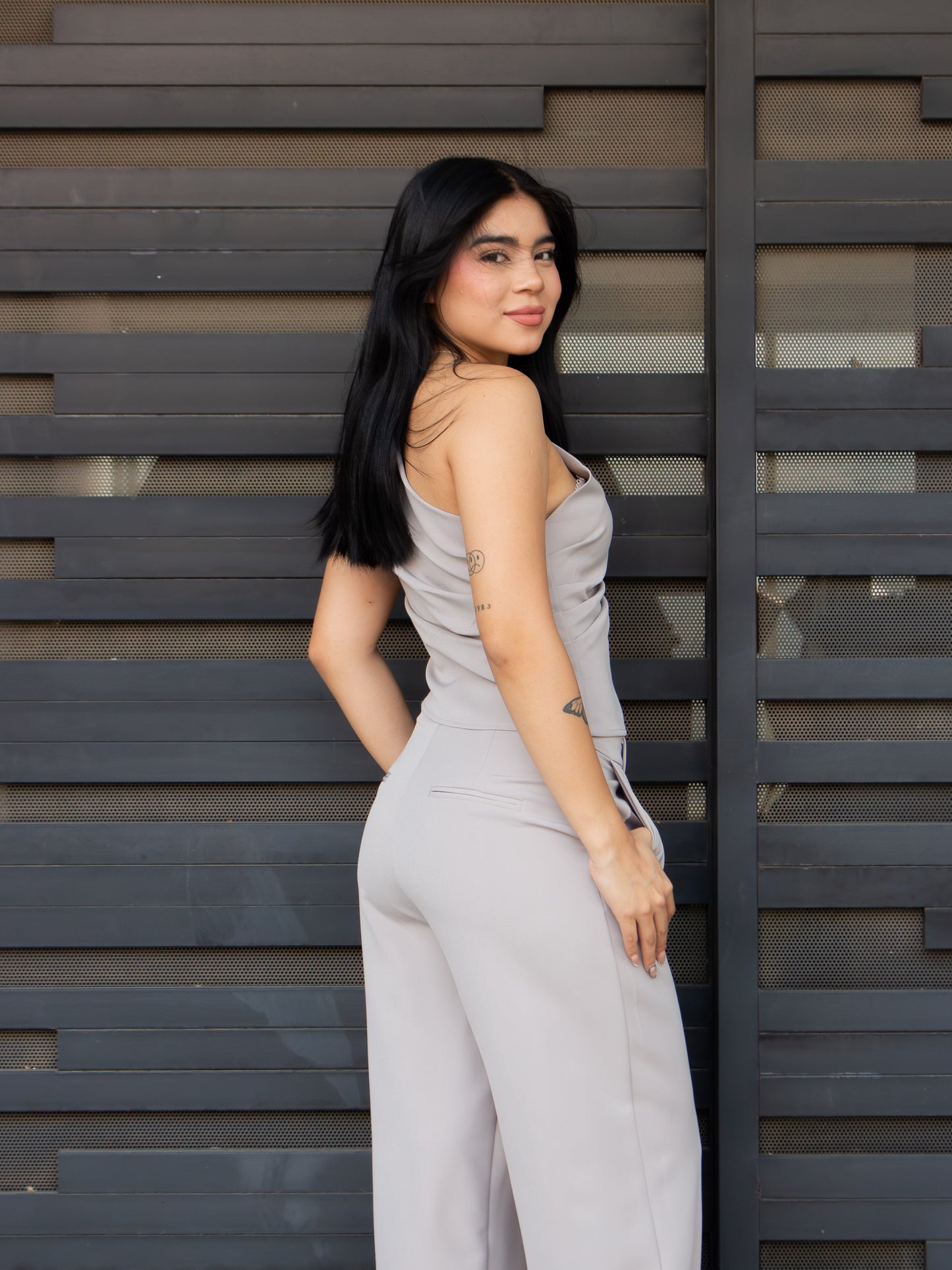 CONJUNTO ASIMETRICO TAUPE