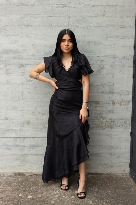 VESTIDO NEGRO CON CUT OUT