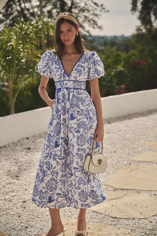 Vestido flores azules cuello V