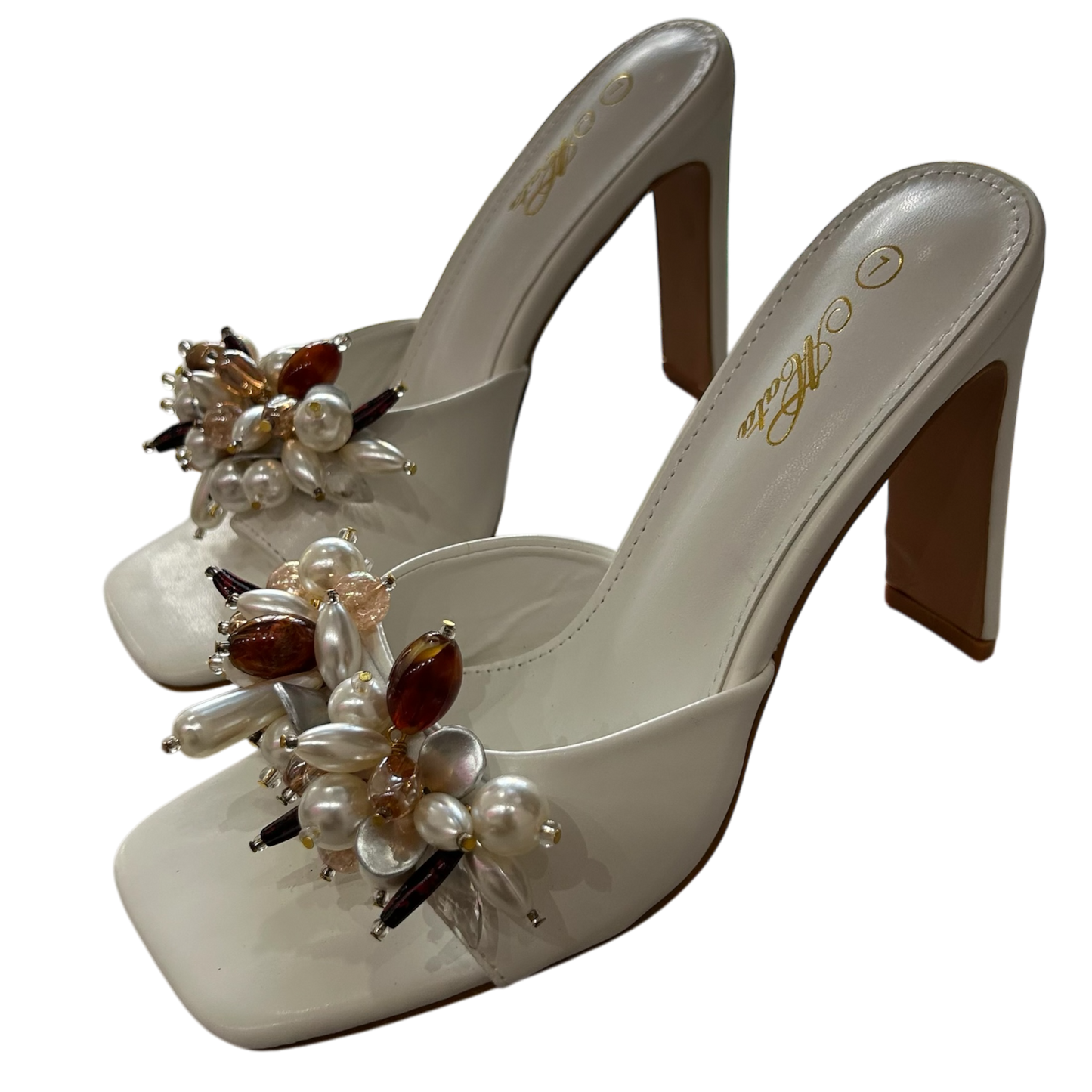 ZAPATILLA BLANCA CON PERLAS