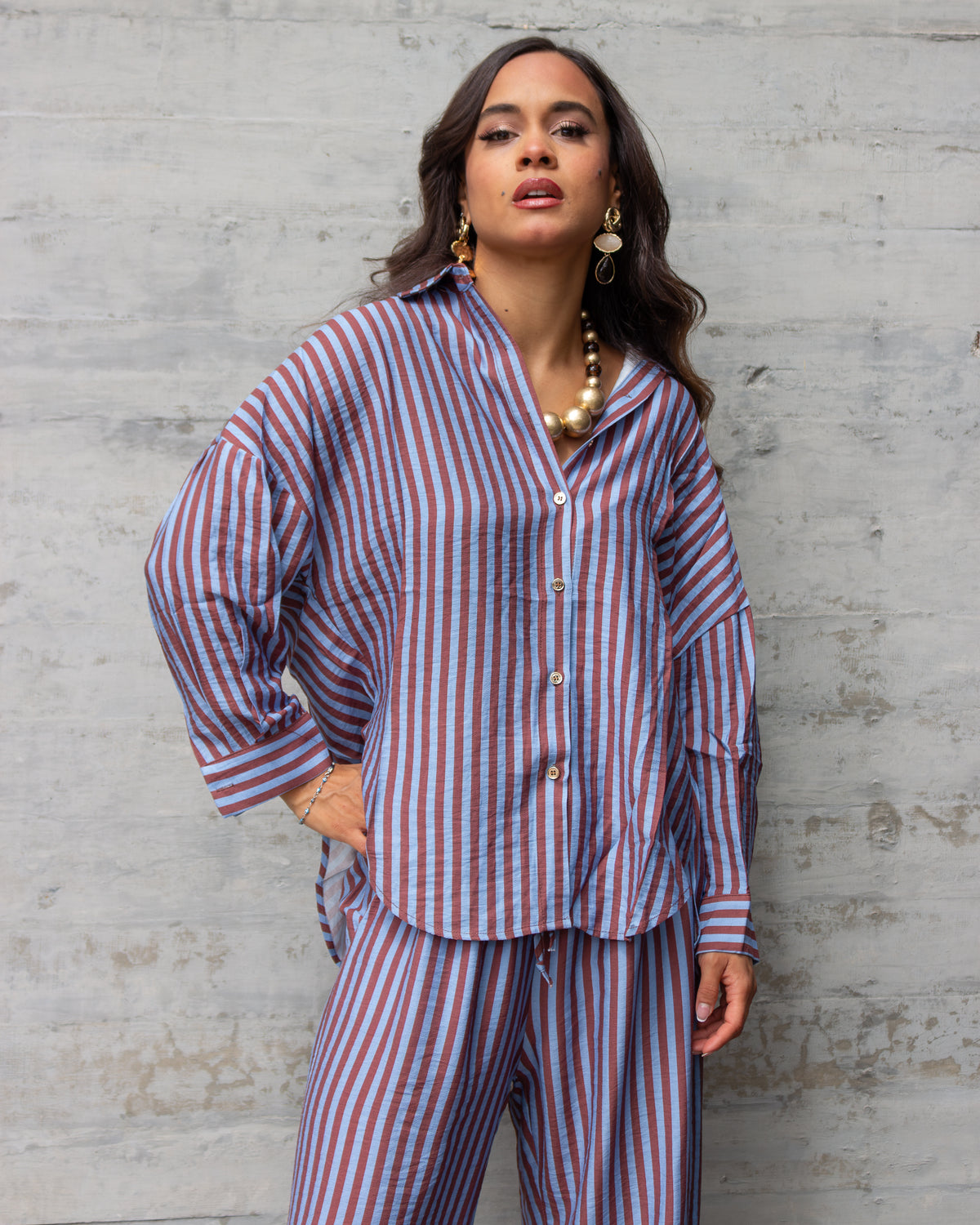 CONJUNTO PIJAMERO DE RAYAS AZUL Y CAFE