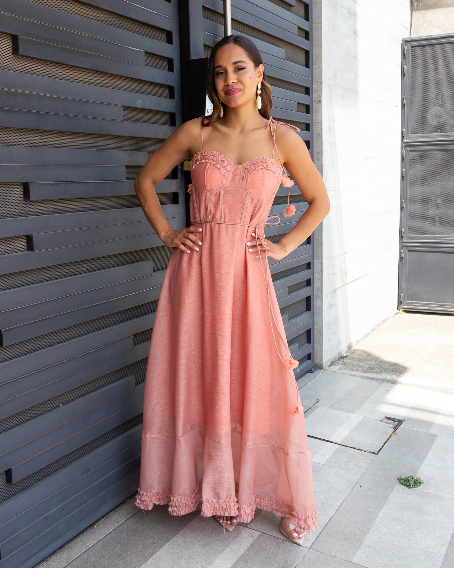 VESTIDO MAXI CORAL CON CORTE BUSTIER