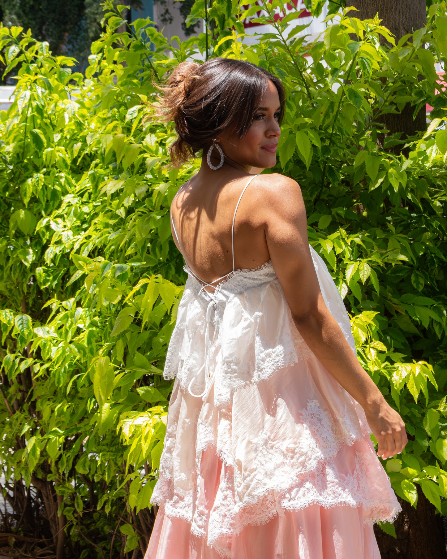 VESTIDO MAXI ENCAPAS DE ENCAJE ROSA Y BLANCO