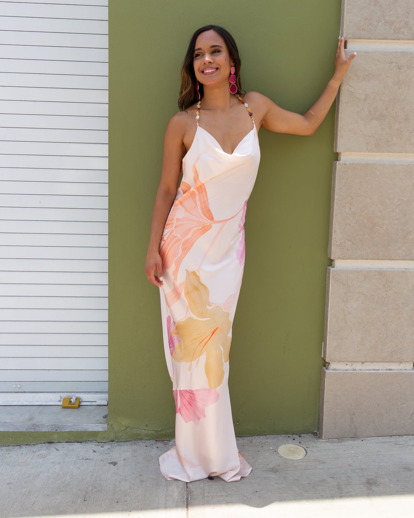 VESTIDO SATIN FLORES BEIGE