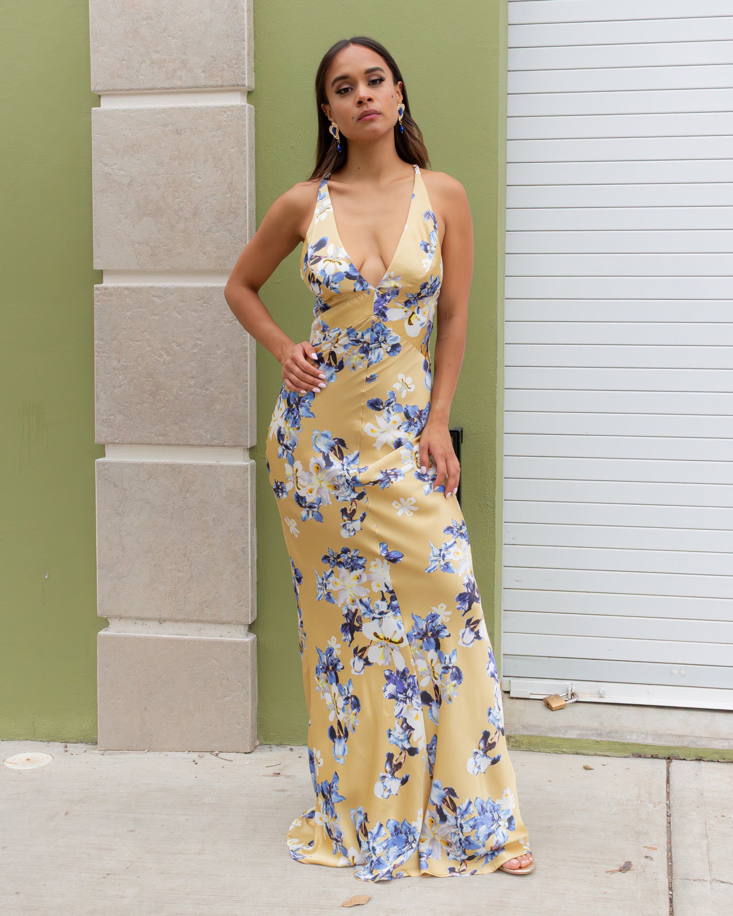VESTIDO ESTAMPADO CON ESCOTE EN V