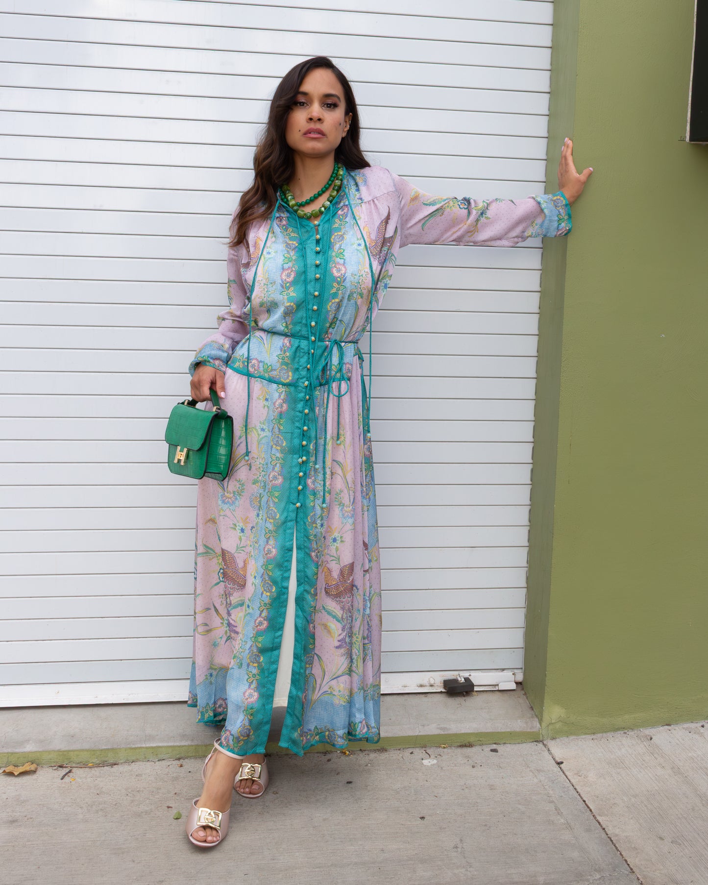 VESTIDO LARGO CON MANGAS VERDE AZULADO