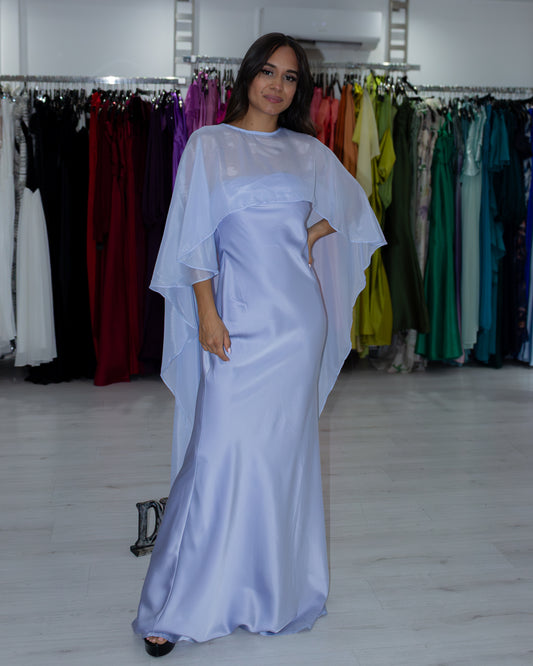 VESTIDO LILA CON CAPA