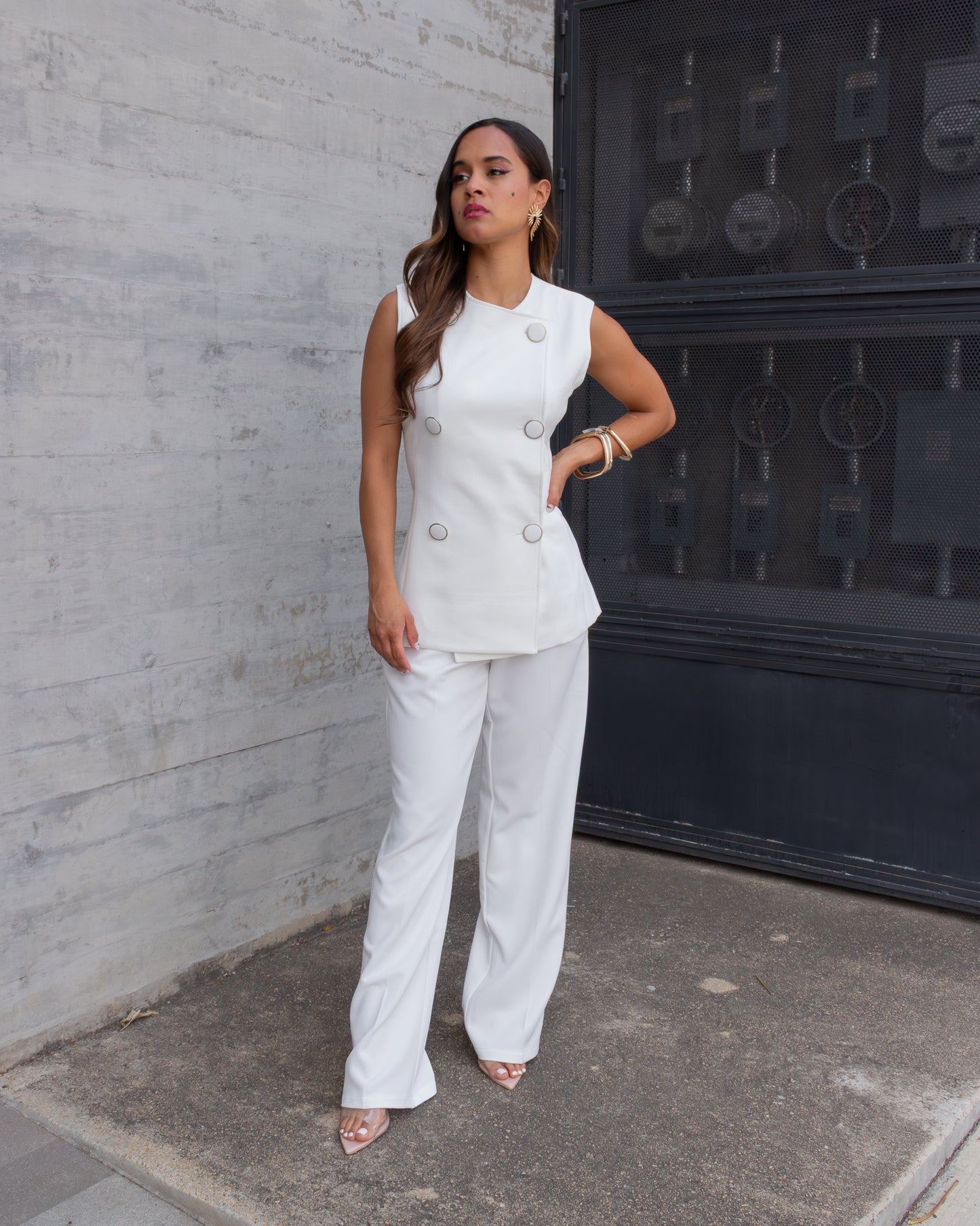 CONJUNTO BLANCO CON BOTONES