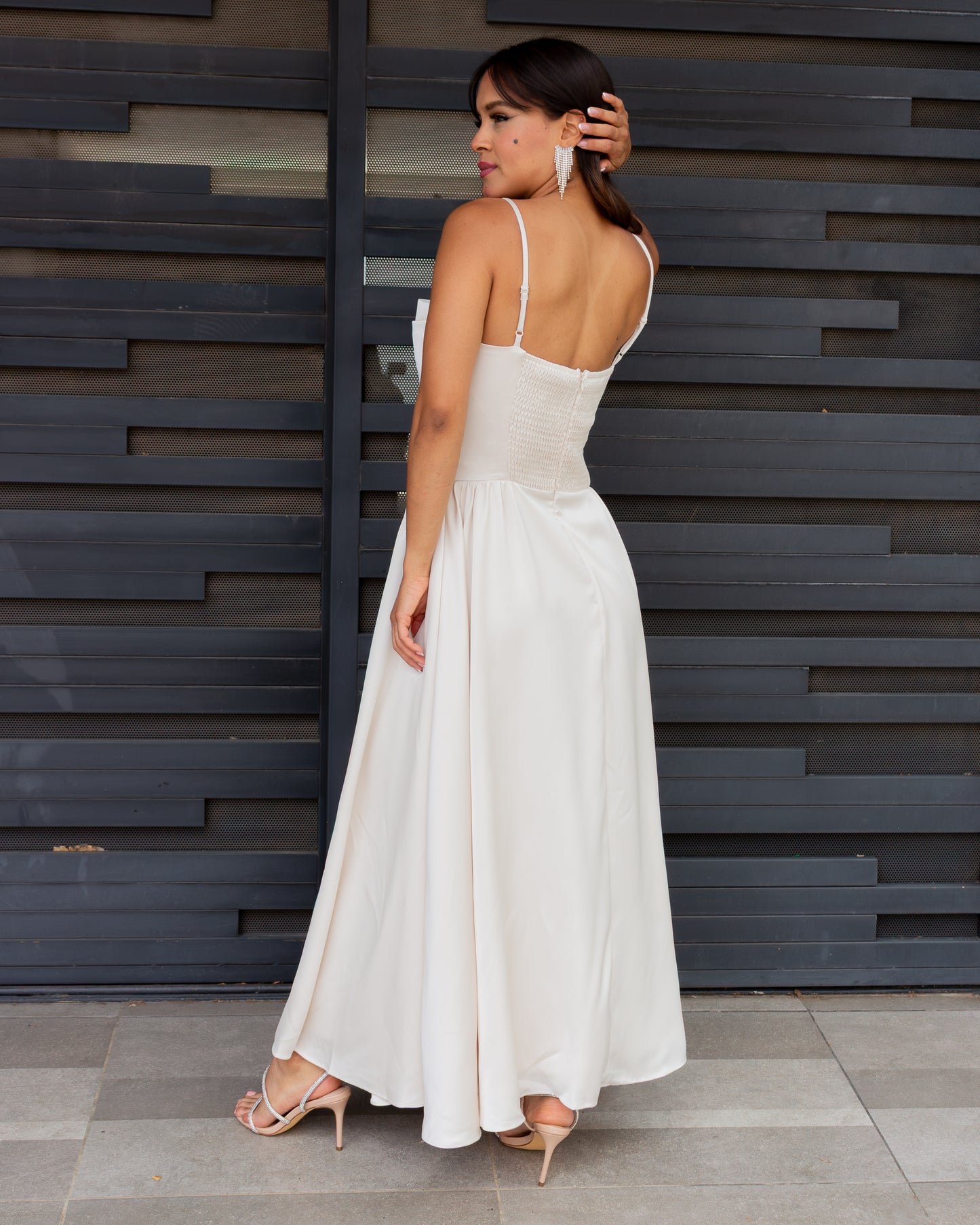 VESTIDO BEIGE SATIN DE TIRANTES