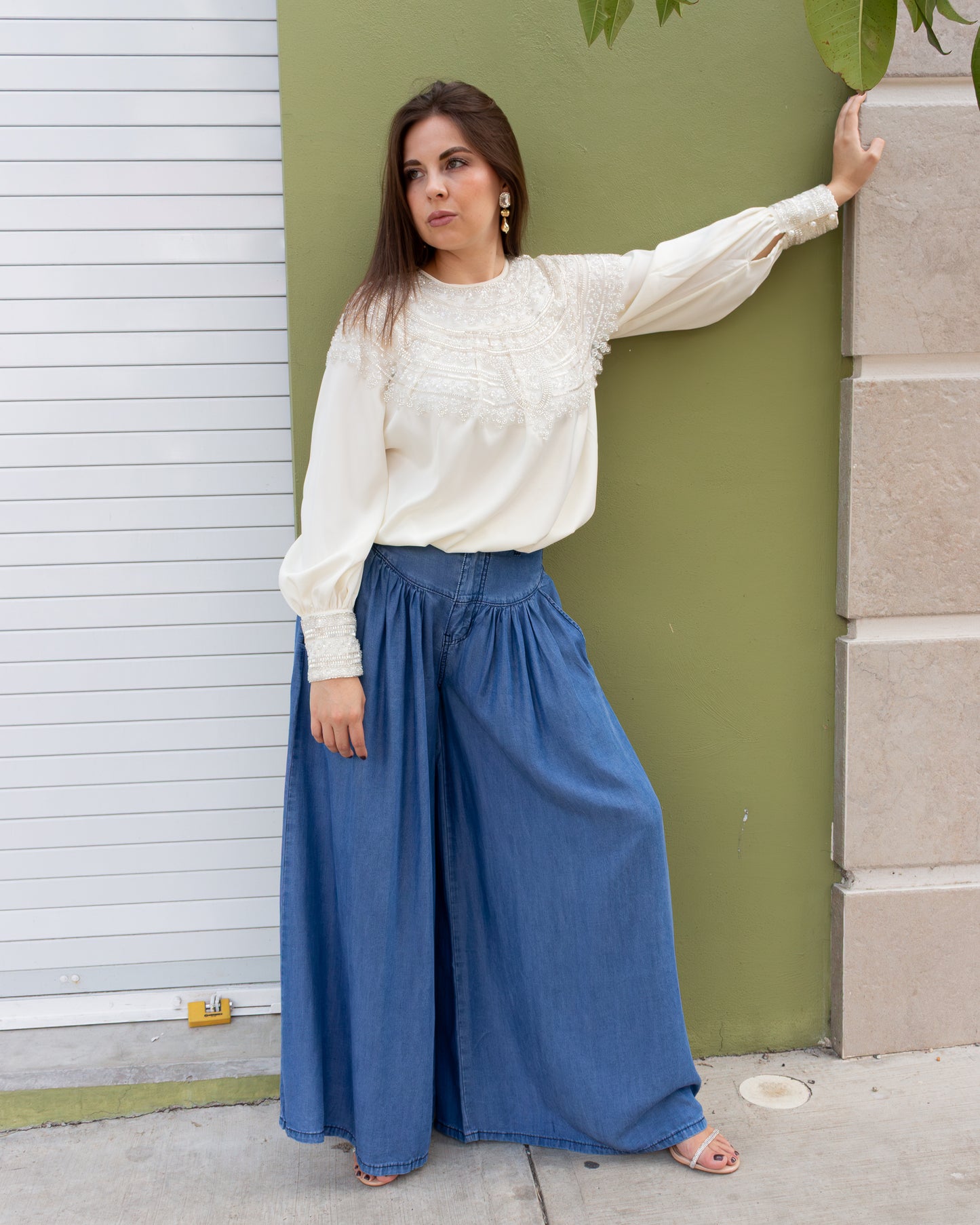 BLUSA MANGA LARGA CON BRILLOS BEIGE