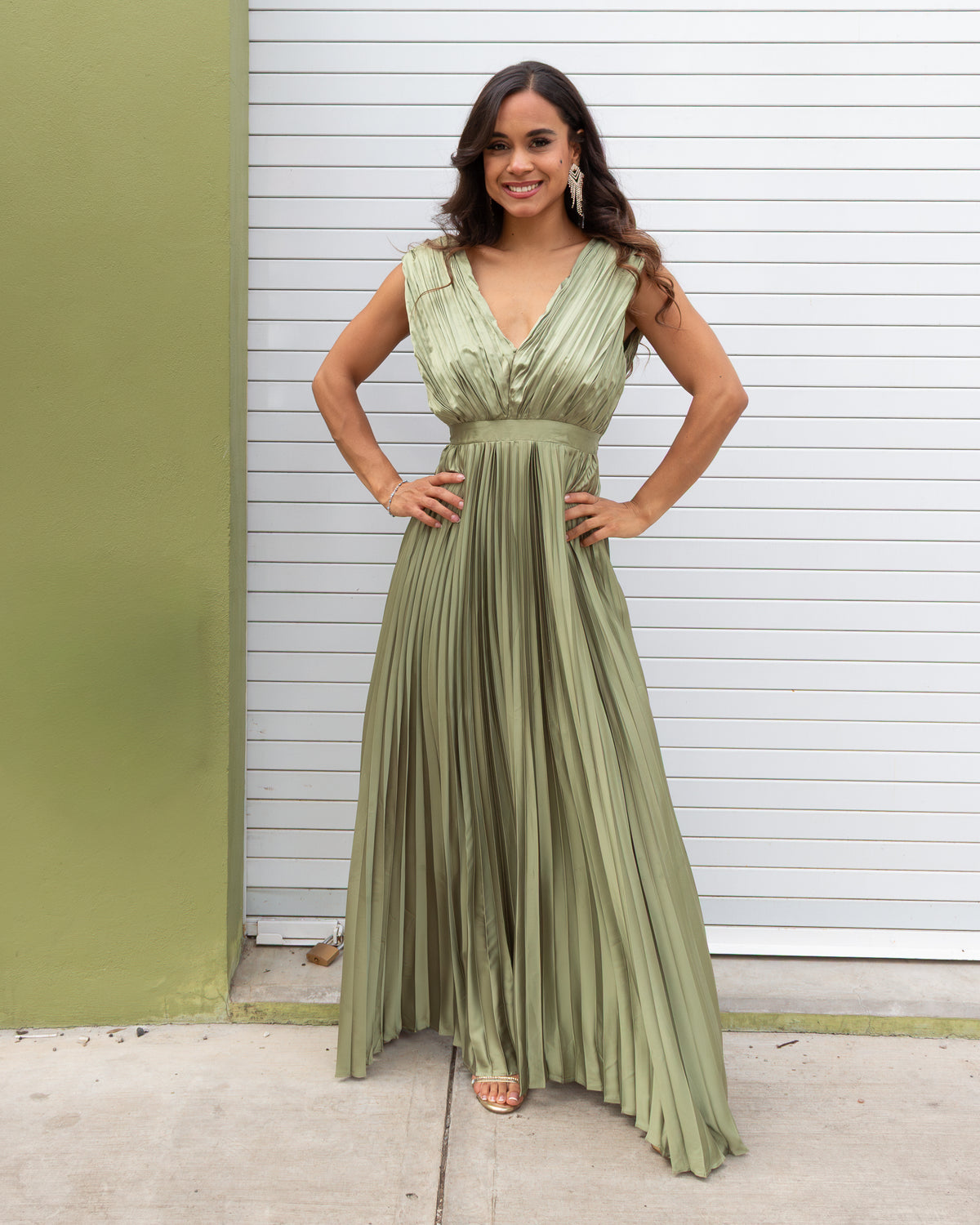 VESTIDO CORTE V PLISADO VERDE