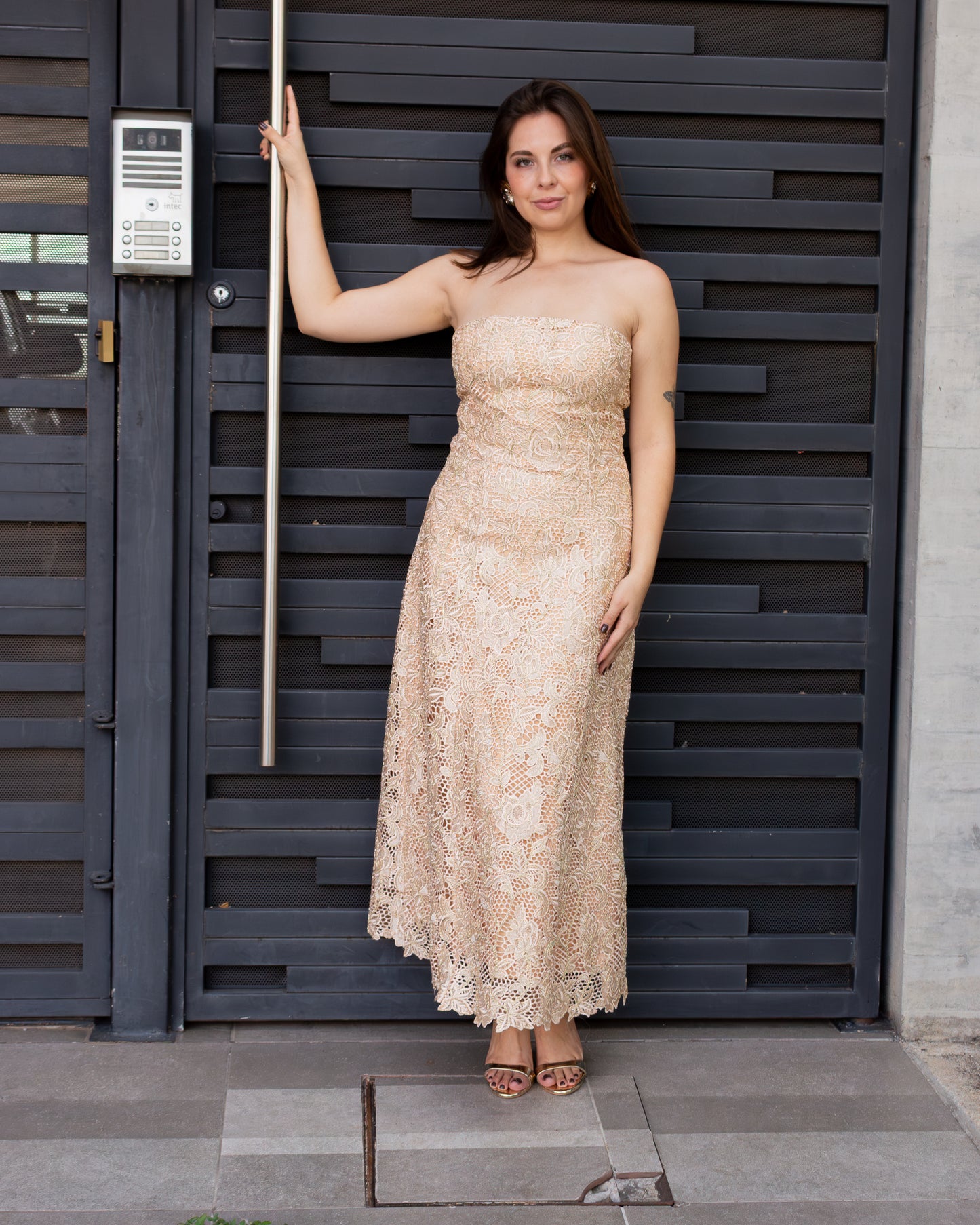 VESTIDO STRAPLESS ORO ROSA