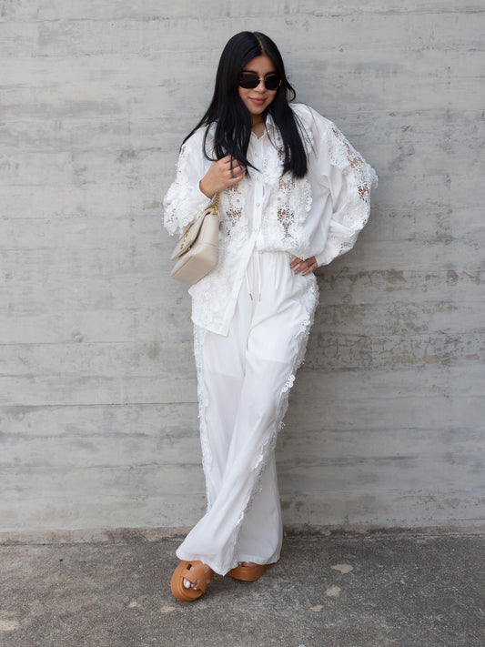 CONJUNTO BLANCO DE PANTALÓN CON ENCAJE