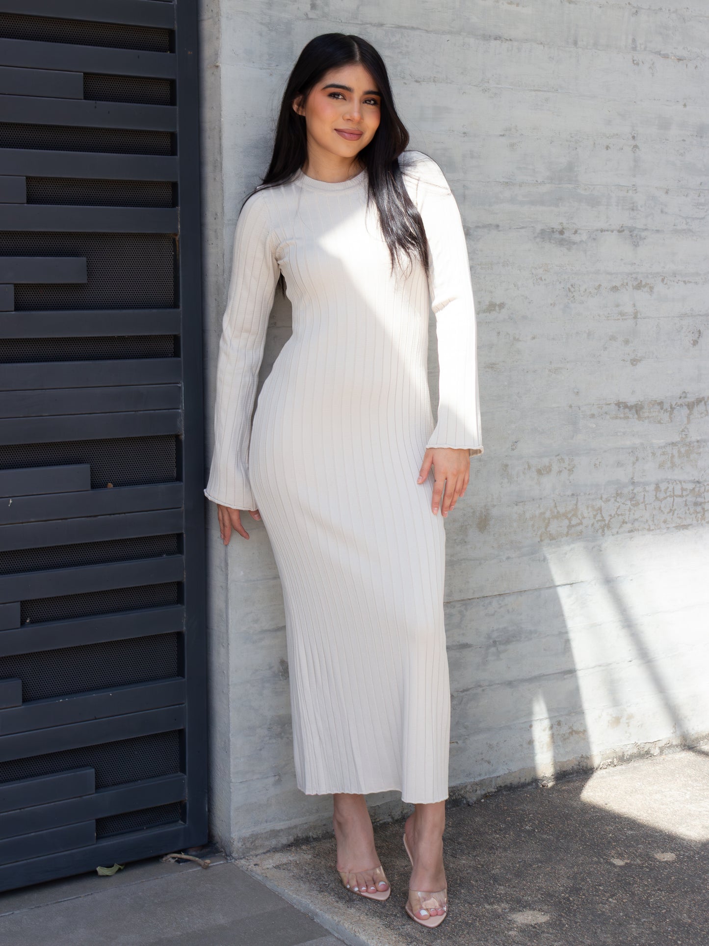 VESTIDO DE PUNTO BEIGE